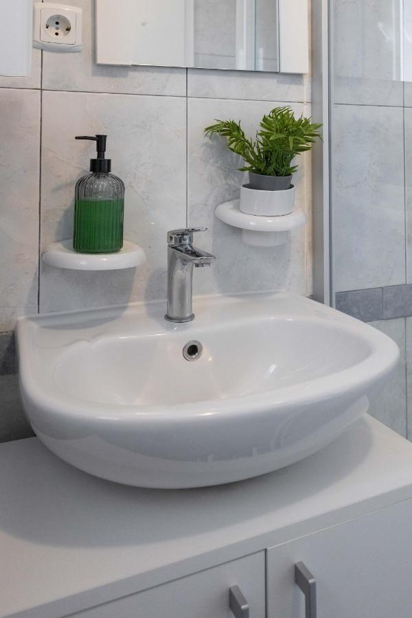 Bright And Modern Studio Near City Center Apartment Загреб Екстериор снимка